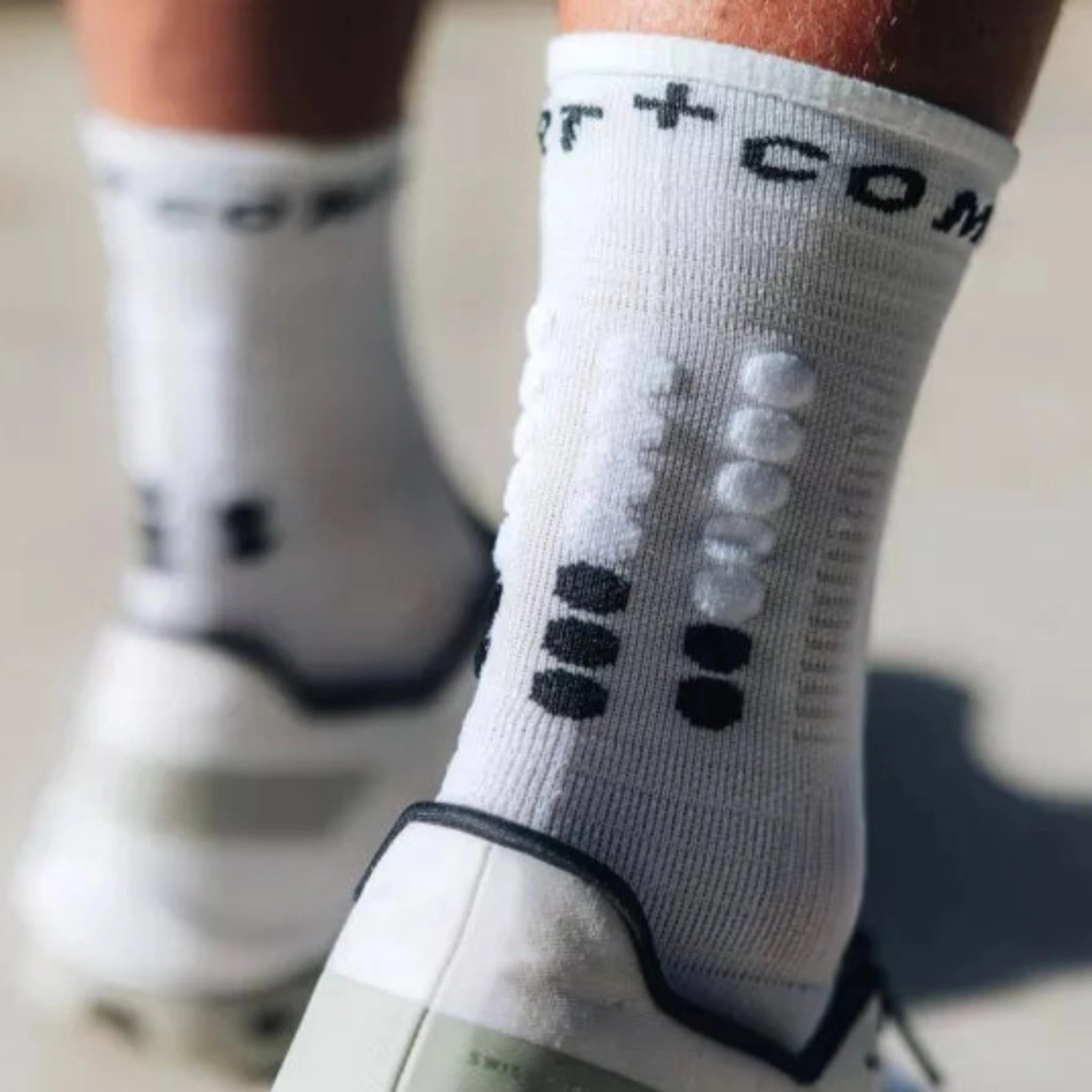 Compressport Pro Marathon Socks v2.0 - White/Black