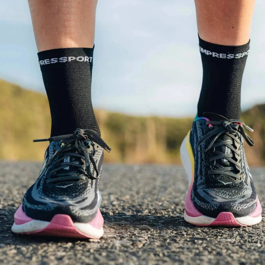 Compressport Pro Racing Socks v4.0 Run High - Black/White/Core Red