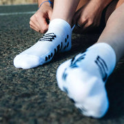 Compressport Pro Racing Socks v4.0 Run Low - White/Black