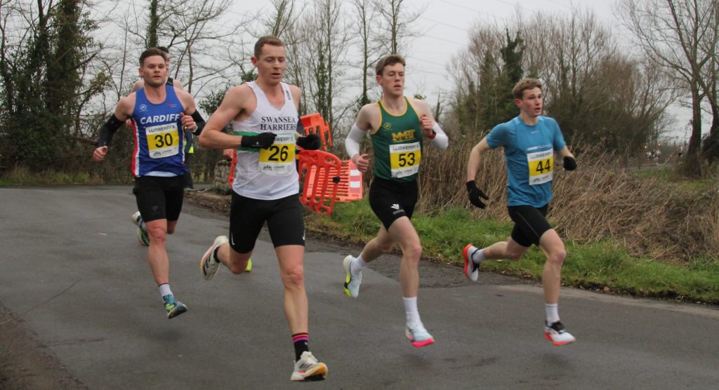 The men's podium was Ben Miles (Micky Morris Racing Team) in 38:18, Jonathan Butler (Swansea Harriers) in 40:20 and Michael Ward (Cardiff Amateur AC) in 40:30. The women's top 3 were Olivia Tsim (Pontypridd Roadents AC) in 44:00, Ceri Merwood (CDF Runners) in 48:37 and Kristie O'Connell-James (Pontypridd Roadents AC) in 48:42. In total there were 785 finishers.