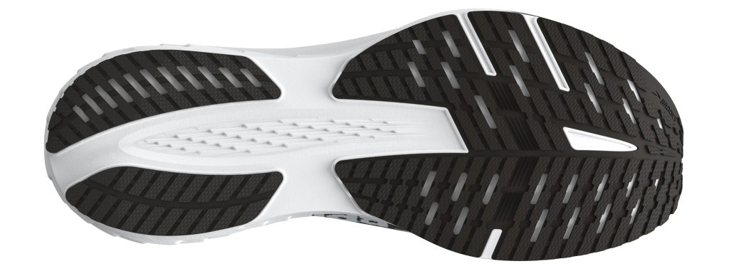 A mix of responsive and adaptive DNA Flash foam in the rearfoot and DNA Flash v2 foam in the forefoot delivers a fast, everyday ride that allows you to push your pace. The mesh upper keeps your feet secure but is still breathable to help eliminate distractions by letting air in and sweat out. The updated RoadTack Rubber outsole increases traction for quick and smooth transitions resulting in a more efficient toe-off.