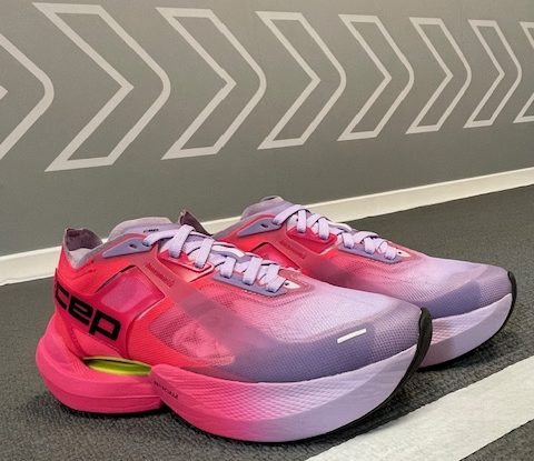 The CEP Omnispeed is CEP's first ever running shoe and it is changing the game by combining performance and control. The innovative BowTech kinetic plate promises to take runners to new heights with faster times, fewer injuries and quicker recovery!