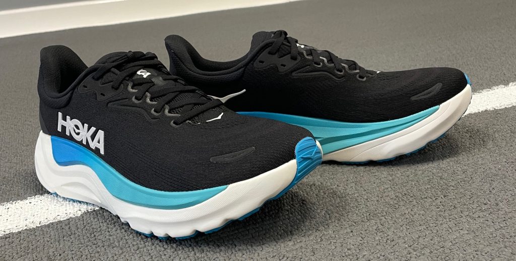 Step into the Hoka Arahi 8 and enjoy streamlined stability with unprecedented cushioning!