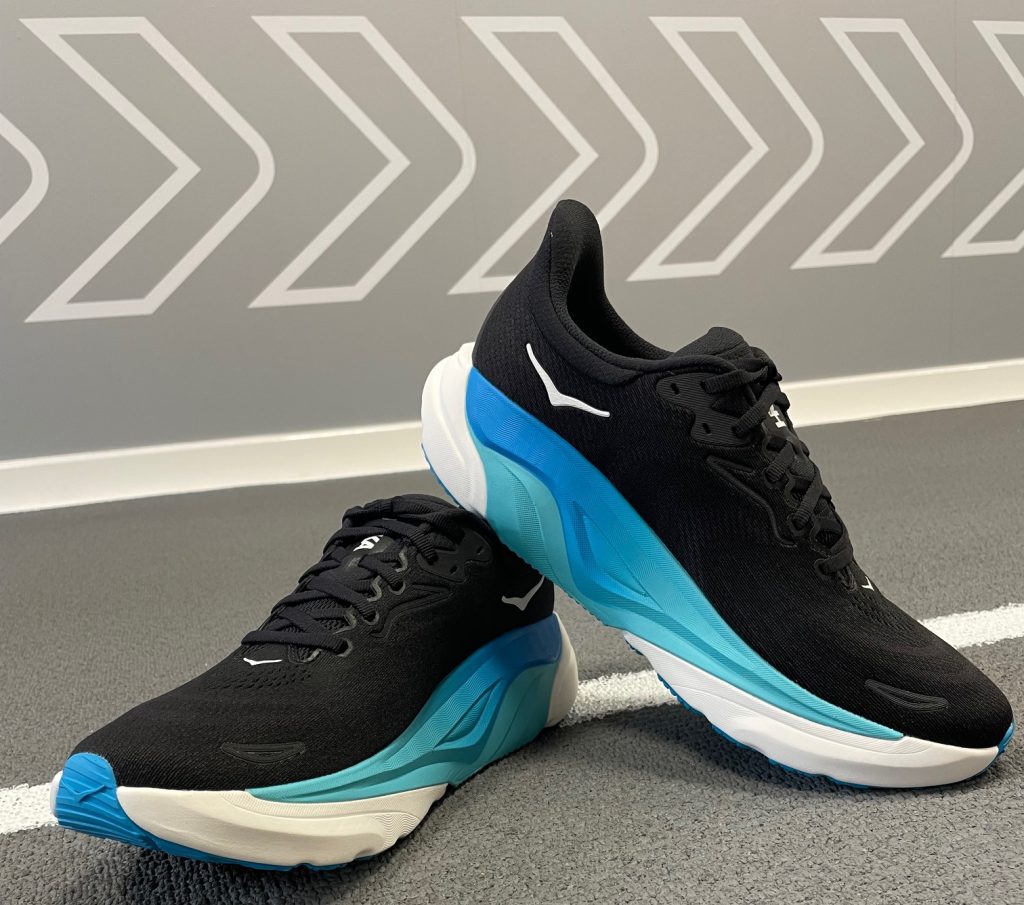 The H-Frameโข in the Hoka Arahi 8 combats overpronation while providing a smooth entry into the gait cycle. The patented technology is designed to prevent excessive inward roll (overpronation) without overcorrecting gait to allow more natural movement.