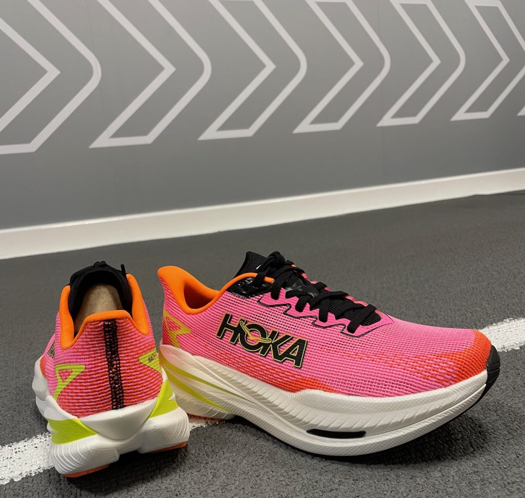 The Hoka Mach X 3 incorporates a two-layer midsole construction that delivers cushion without energy loss. A top layer of extra-resilient PEBA foam provides plenty of bounce while the firmer EVA base layer offers a sense of stability. This is combined with a snappy Pebax® plate to deliver a firm but responsive ride that catapults forward roll and propulsion. 