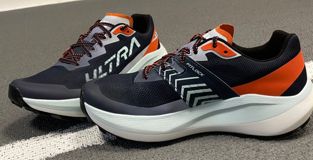 With a stack height of 38 mm / 30 mm and a weight around 265 g, the Ultra 3 is light for its level of protection — making it an ideal choice for ultra-runners and anyone taking on long technical days in the hills.