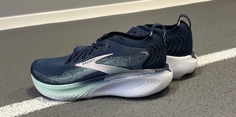 With its 25th edition, Brooks has refined everything runners already appreciate—while introducing subtle upgrades that make the GTS 25 feel even more balanced, cushioned, and effortlessly stable.