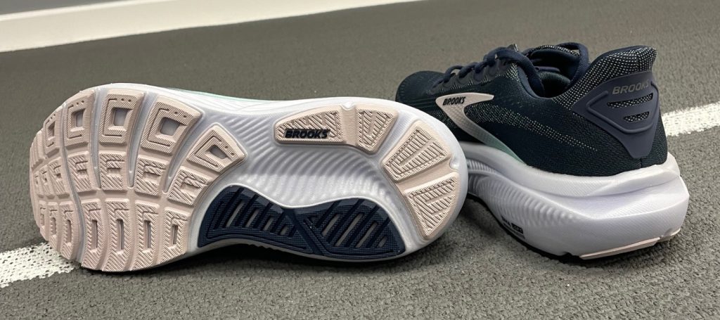 With these new looks, the Brooks Ghost 17 isn’t just back in stock — it's refreshed, reaffirmed, and ready to take on your miles with style!