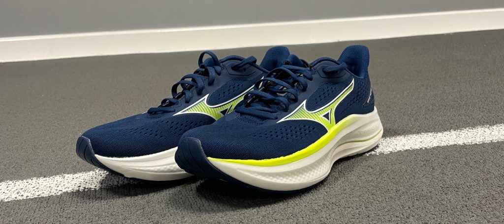 The Mizuno Wave Inspire 22 maintains that familiar Inspire feel that remains consistent and durable while improving comfort and ride smoothness.