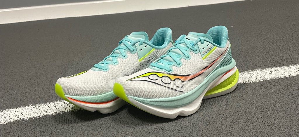 The Saucony Endorphin Azura is designed as a lightweight, forward-rolling road runner that brings together responsive cushioning, smooth transitions and a fast feel without being overly aggressive.